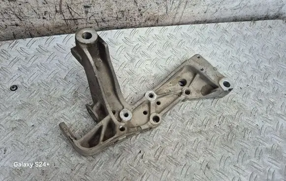 Skoda Octavia Mk2 (1Z) Front lower control arm/wishbone 1K0199296F