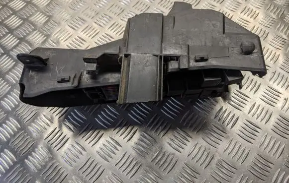 Volvo S80 Fuse module 9494210