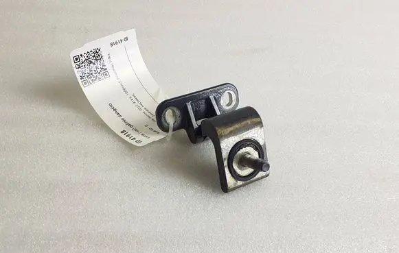 Audi Q2 - Tailgate/trunk/boot hinge 8V3827299B
