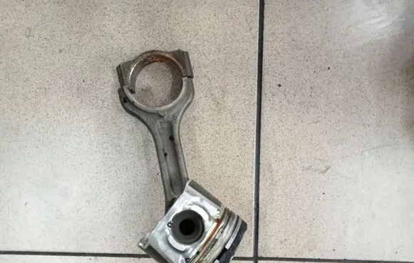 Volvo S40 Piston with connecting rod 75L93MS14
