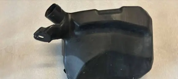 Tesla Model Y Windshield washer fluid reservoir/tank 160794800B 1607948