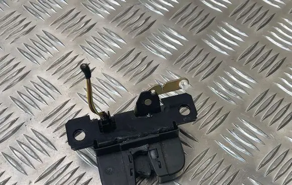 Volkswagen Touareg I Tailgate/trunk/boot lock/catch/latch 7L6827505