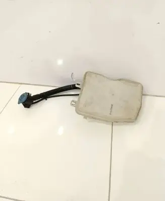 BMW 2 F46 Windshield washer fluid reservoir/tank 7331418 235576