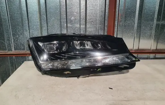 Skoda Fabia Mk3 (NJ) Headlight/headlamp