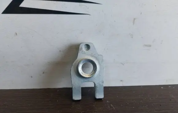 Renault Trafic III (X82) Fuel Injector clamp holder