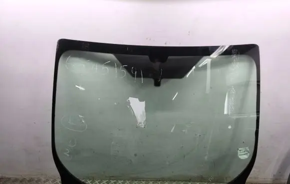 Ford Grand C-MAX Front windscreen/windshield window 