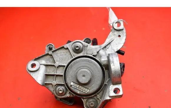 Ford Mondeo MK I Vacuum pump DG982A451AD