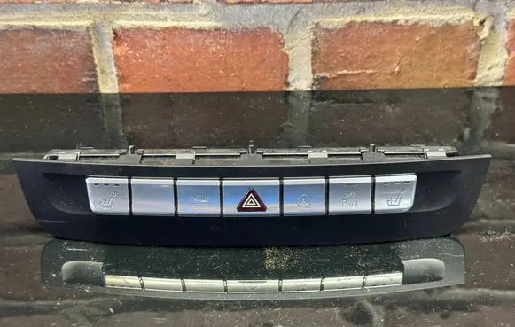 Mercedes-Benz A W176 Other switches/knobs/shifts A2469058102 03509108101 133107132600
