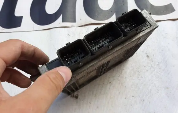 Peugeot 207 Engine control unit/module 9643134680
