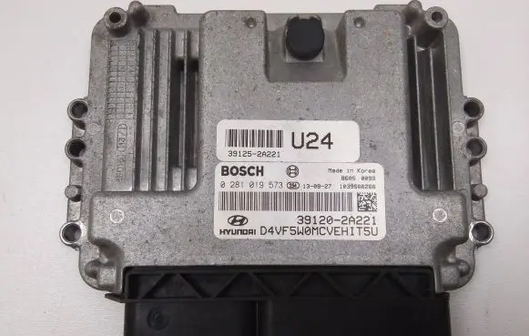 Hyundai i40 Engine control unit/module 391252A221