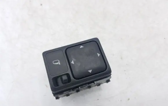 Nissan X-Trail T30 Wing mirror switch 031113