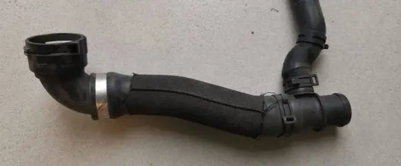 Volkswagen PASSAT CC Engine coolant pipe/hose 3B0122291 3B0122291H