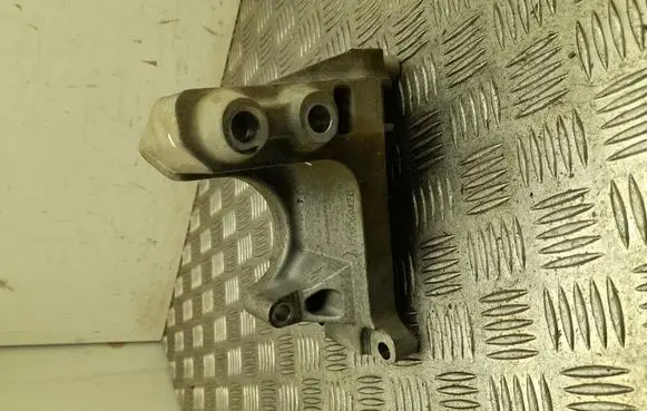 Jeep Compass Engine mounting bracket 68298627AA