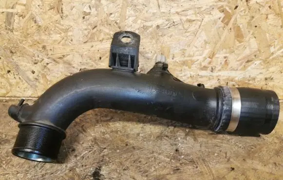 Toyota Avensis T250 Intercooler hose/pipe 173620R010 180706A