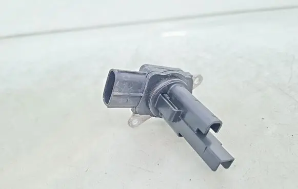 Toyota Avensis T270 Mass air flow meter 2220437010