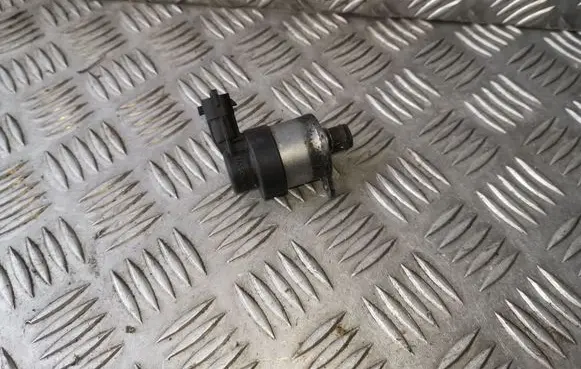 Opel Zafira B Fuel pressure regulator 0928400680