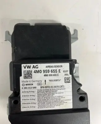 Audi Q7 4M Airbag control unit/module 4M0959655E 0285013649