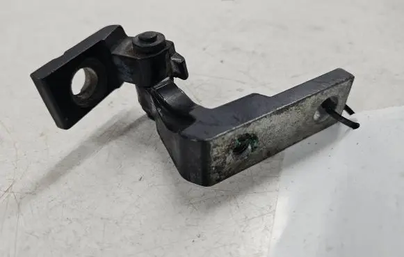 Seat Leon (1P) Front door upper hinge 5P0831401