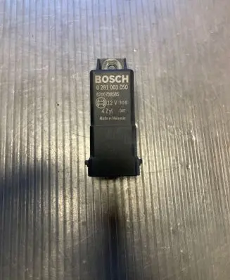 Renault Scenic III - Grand scenic III Glow plug pre-heat relay 0281003050 8200798585