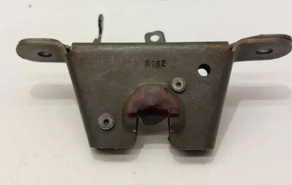 Volkswagen Jetta VI Seat back rest lock catch A40913