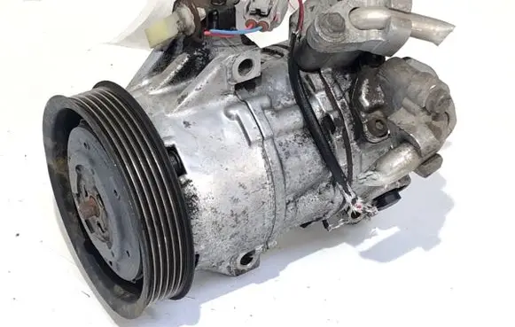 Toyota Yaris Air conditioning (A/C) compressor (pump)