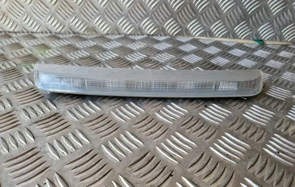 Toyota Avensis T270 Third/center stoplight 8157005110 89076394