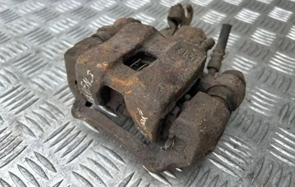 KIA Carens II Rear brake caliper