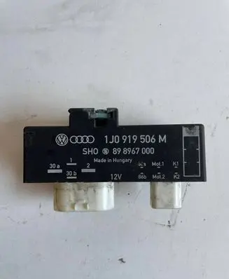 Skoda Fabia Mk1 (6Y) Coolant fan relay 1J0919506M 898967000