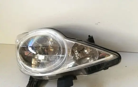 Peugeot 107 Headlight/headlamp 811100H030