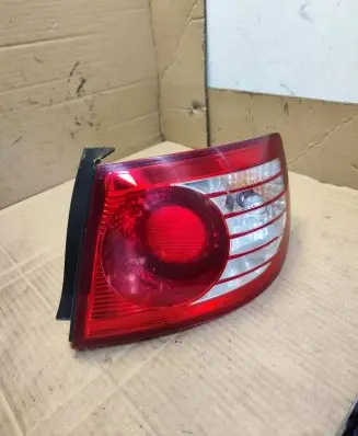 Hyundai Elantra Rear/tail lights 924022D7