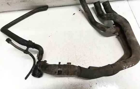 Volkswagen Touran I Engine coolant pipe/hose 1C0122291A