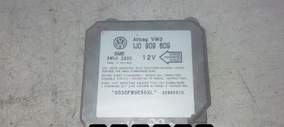 Volkswagen Golf IV Engine control unit/module 1J090609