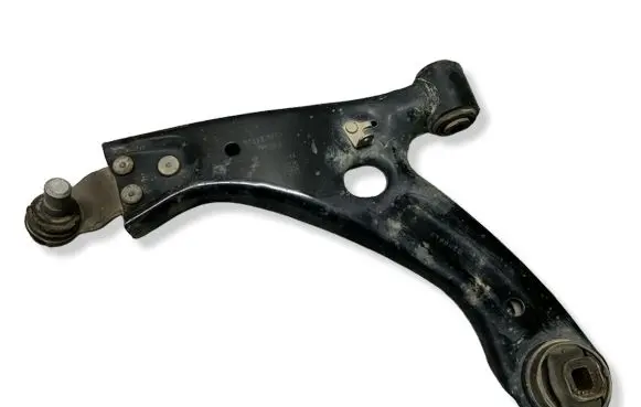 Volvo XC40 Front lower control arm/wishbone 32221283