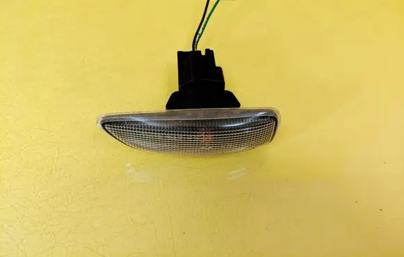 Volvo S60 Front fender indicator light 30722641