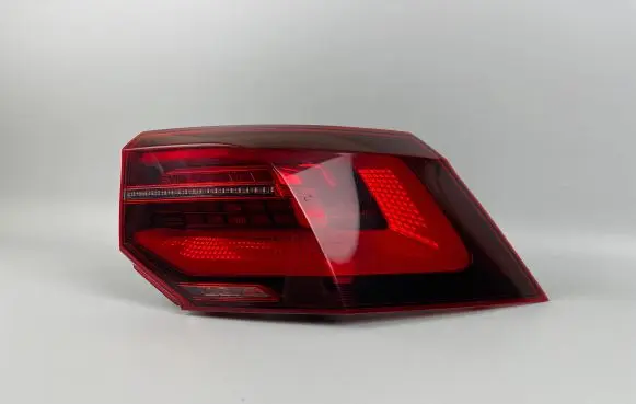 Volkswagen Golf VIII Rear/tail lights 5H0945208 81990201