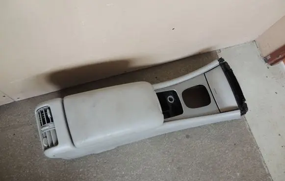 Mercedes-Benz C AMG W203 Center console 2036800652