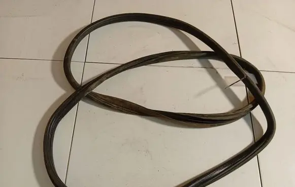 Volkswagen Sharan Rubber seal front coupe door 
