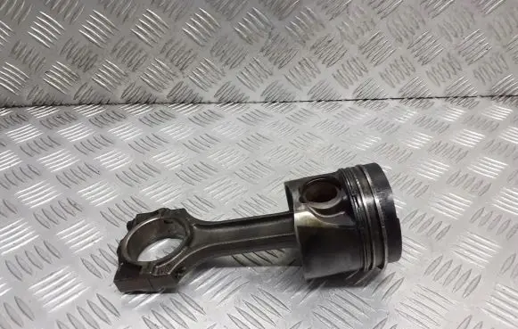 BMW 5 E39 Piston 