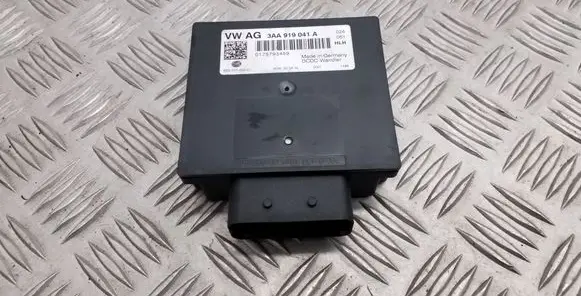 Volkswagen Touran II Power management control unit 3AA919041A