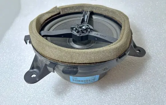 Volvo XC90 Rear door speaker 30797138 09W45 S79EB