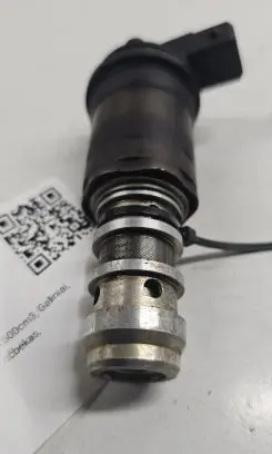BMW 1 E81 E87 Camshaft vanos timing valve 13150137
