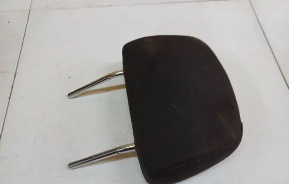 Opel Astra H Front seat headrest 