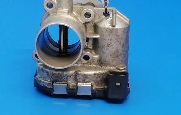 Opel Vivaro Throttle valve 8200330810 8200330812 0281002681