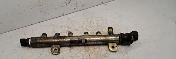 Opel Astra H Fuel injector supply line/pipe 