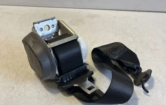 BMW X3 F25 Rear seatbelt 7258445