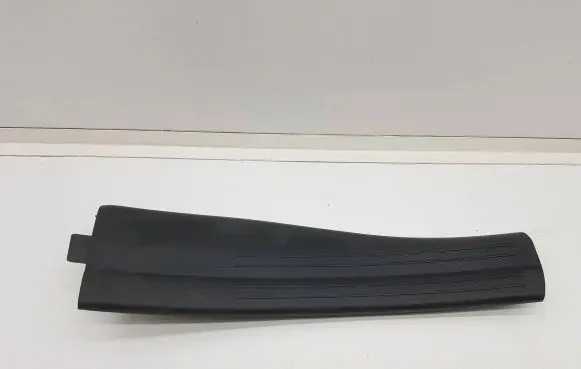 Infiniti Q30 Rear sill trim cover A1766800374