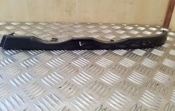 Under headlight/headlamp trim