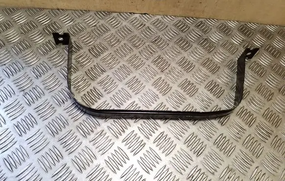 Fuel tank mounting bracket