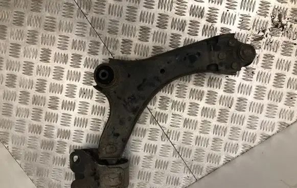 Volvo XC60 Front lower control arm/wishbone 31317661