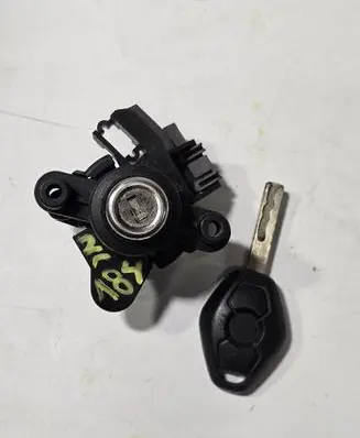 BMW 5 E60 E61 Tailgate/trunk/boot lock/catch/latch 8241088